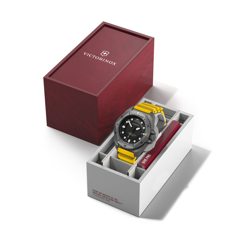 Victorinox Dive Pro Men's Watch 241992-zoom-