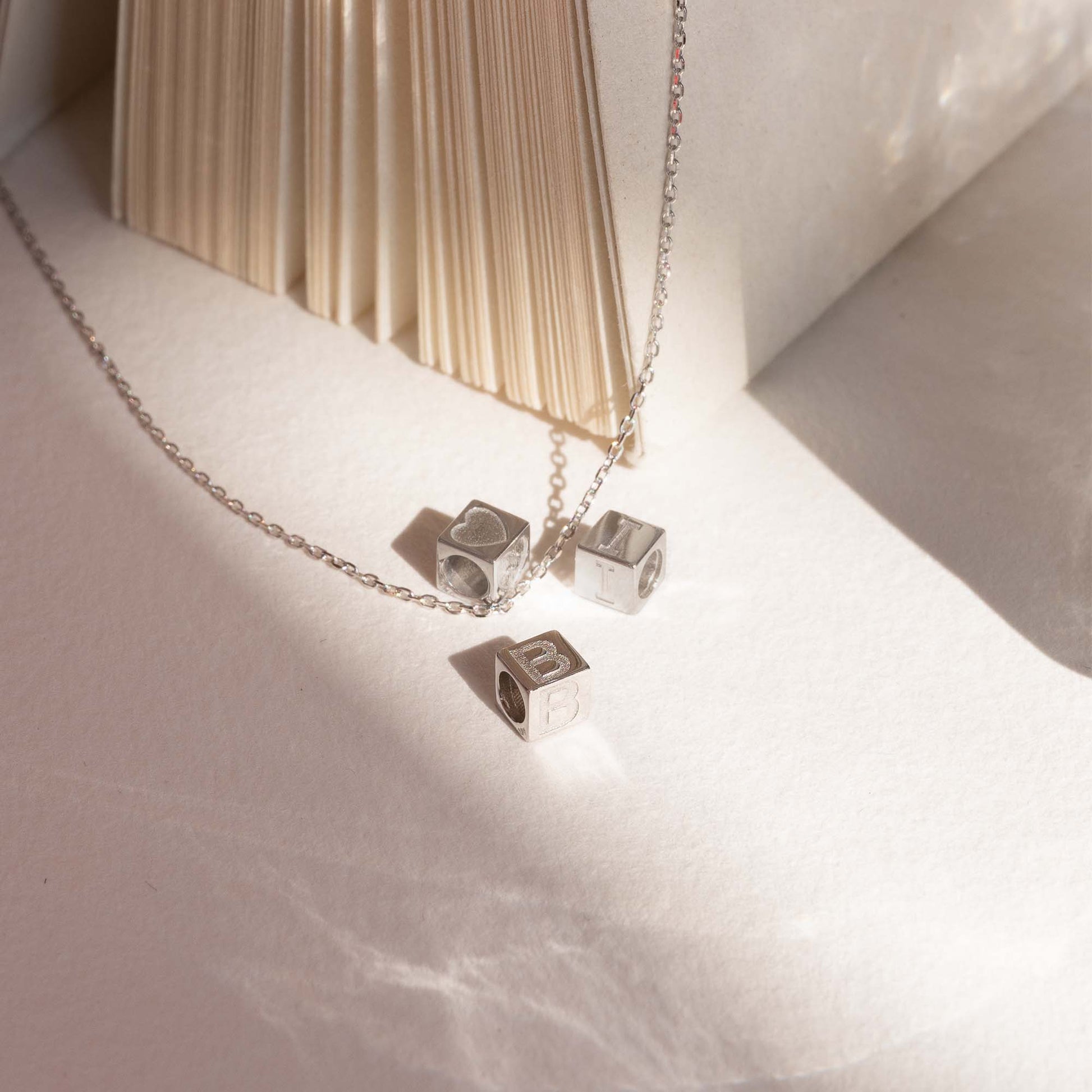Isabel Bernard Saint Germain Nicole 14 Carat Whitegold Necklace IB340119