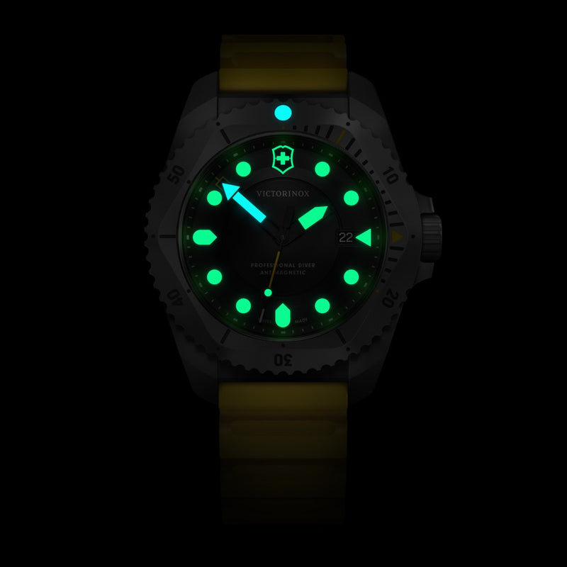 Victorinox Dive Pro Men's Watch 241992-zoom-