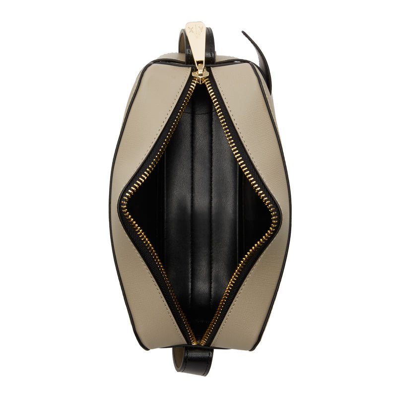 942699-0A874-14349-zoom-