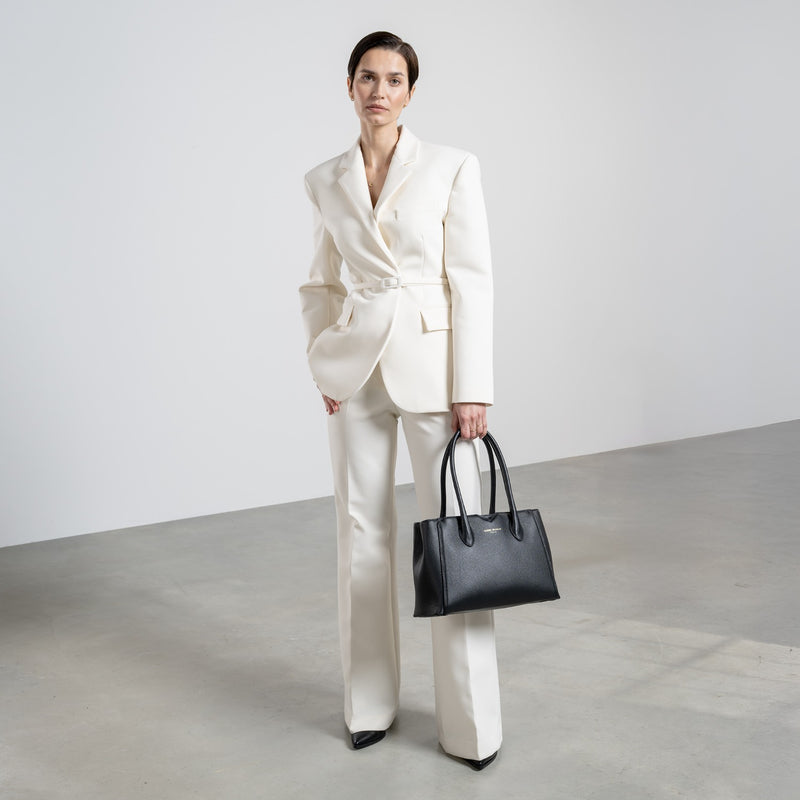 Isabel Bernard Honoré Cloe Midi Zwarte Kalfsleren Handtas IB25082-001-zoom-