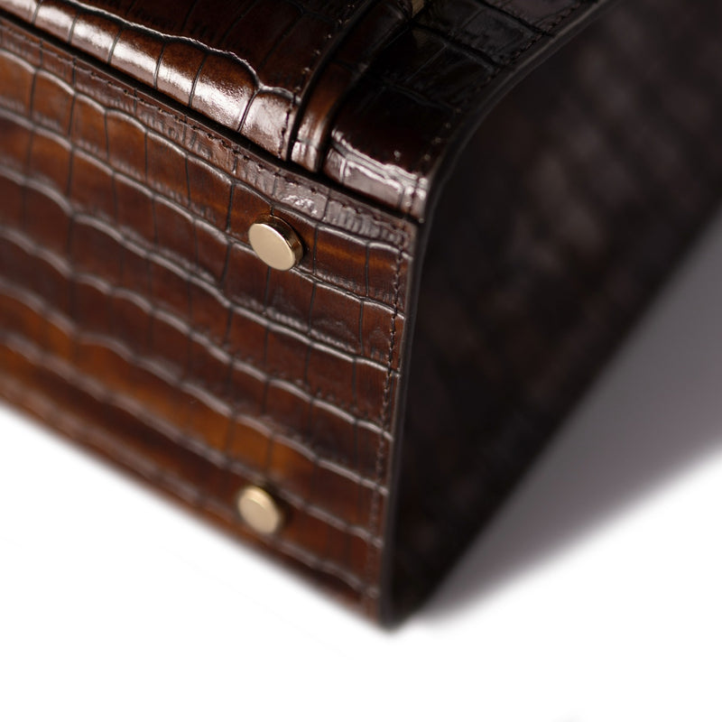 Isabel Bernard Honoré Nadine croco bruine kalfsleren handtas met 13 inch laptopvak IB25110-230-13-zoom-