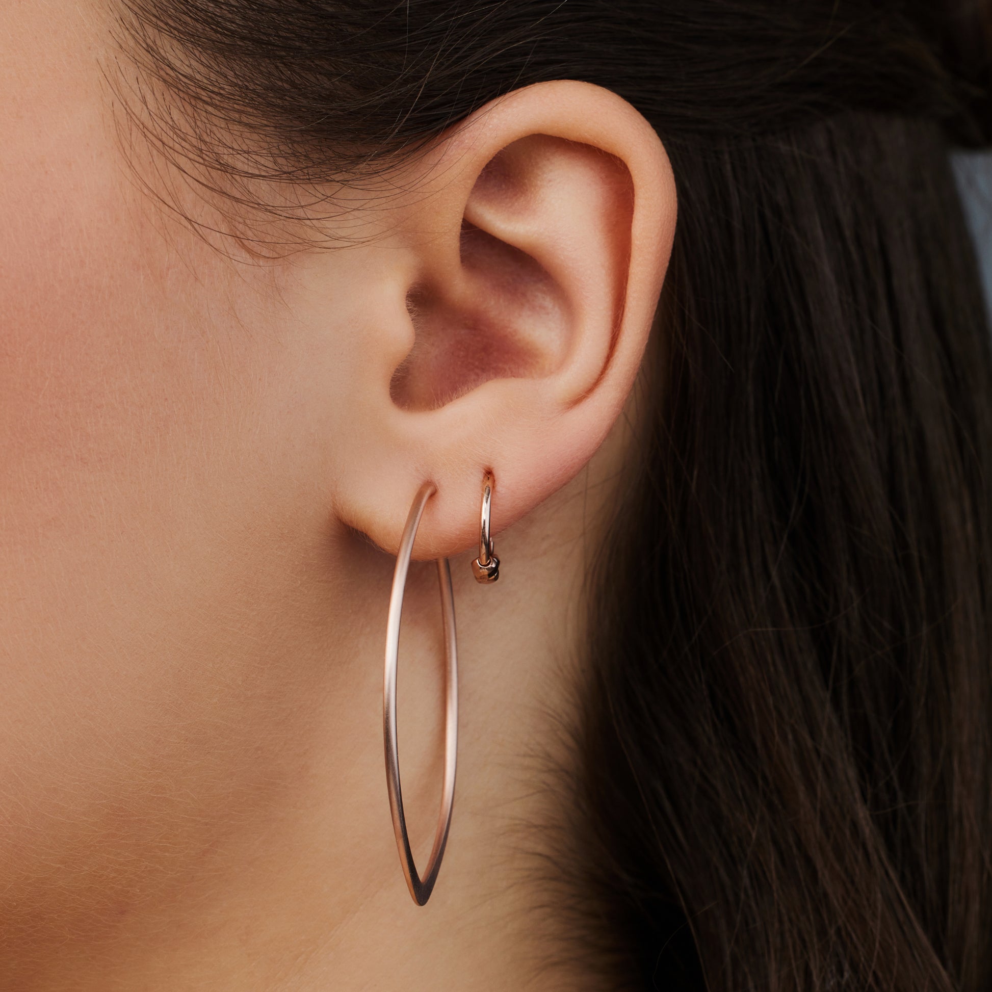 Violet Hamden Sisterhood Feminine 925 sterling Silver Roesgoldcoloured Hoop Earrings VH360037