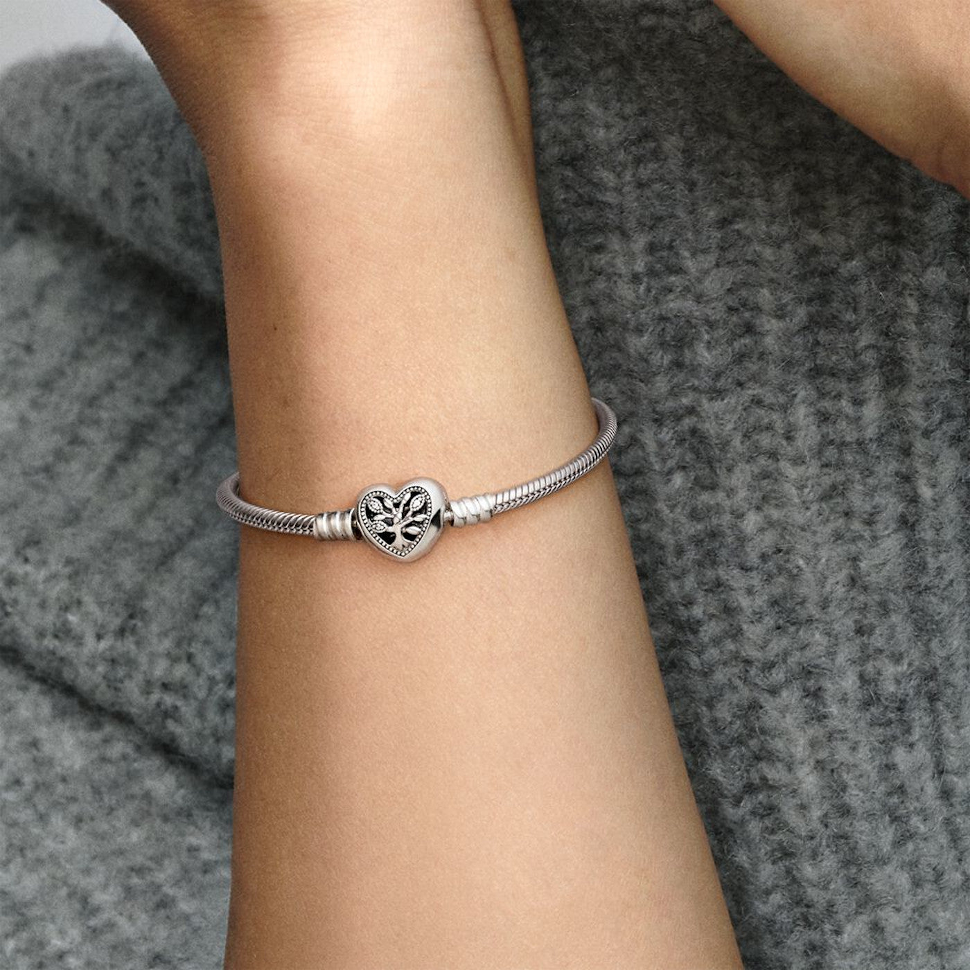Pandora Moments 925 Sterling Silver Snake Chain Bracelet 598827C01-17 (Length: 17.00 cm)