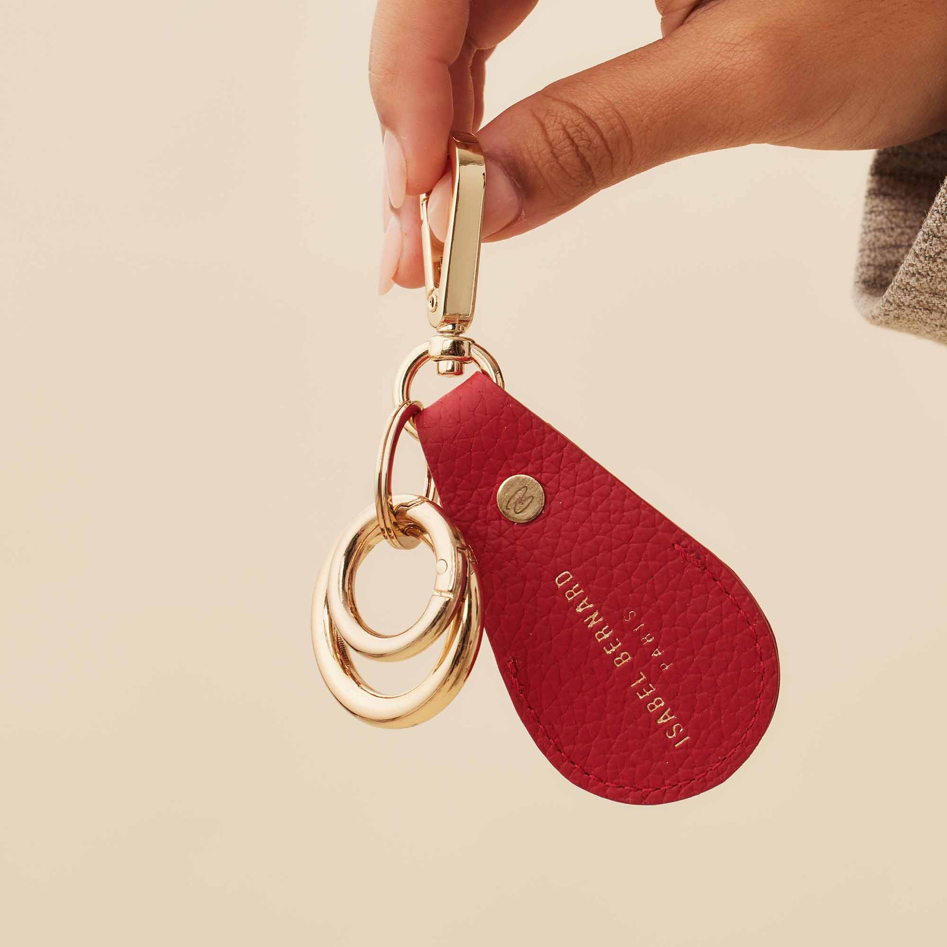 Isabel Bernard Honoré Filou Rood Calfskin Airtag Key Pendant IB66000-050