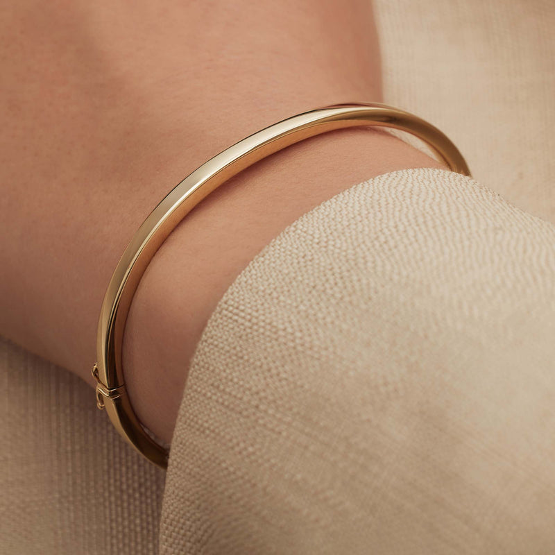 Isabel Bernard Cour d'Honneur Clara 14 Karaat Gouden Bangle IB320113-56-zoom-