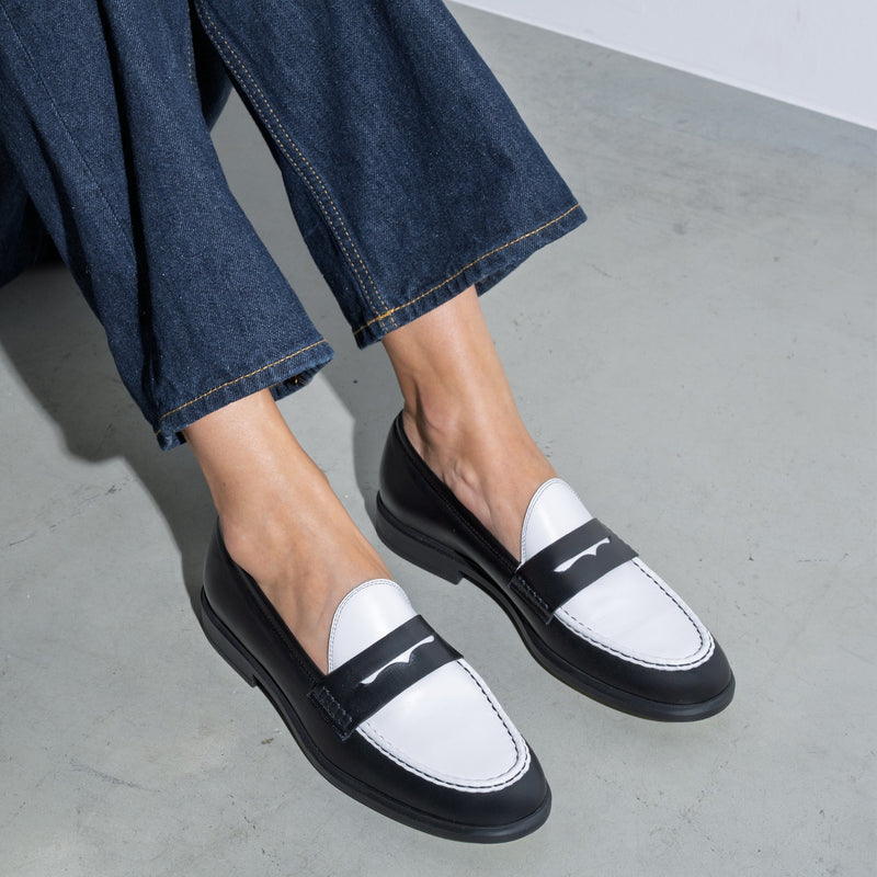 Isabel Bernard Vendôme Blandine Zwart en Wit Kalfsleren Loafers IB51015-10176-37-zoom-