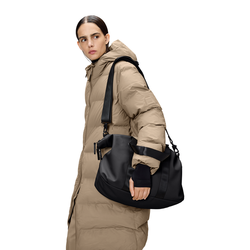 Rains Valera Black Weekendtas Klein R12880-01-zoom-