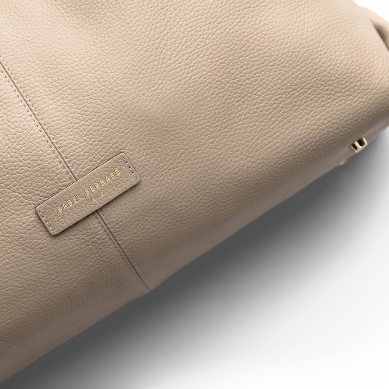 Isabel Bernard Honoré Grace taupe leren schoudertas van kalfsleer IB25093-078-zoom-