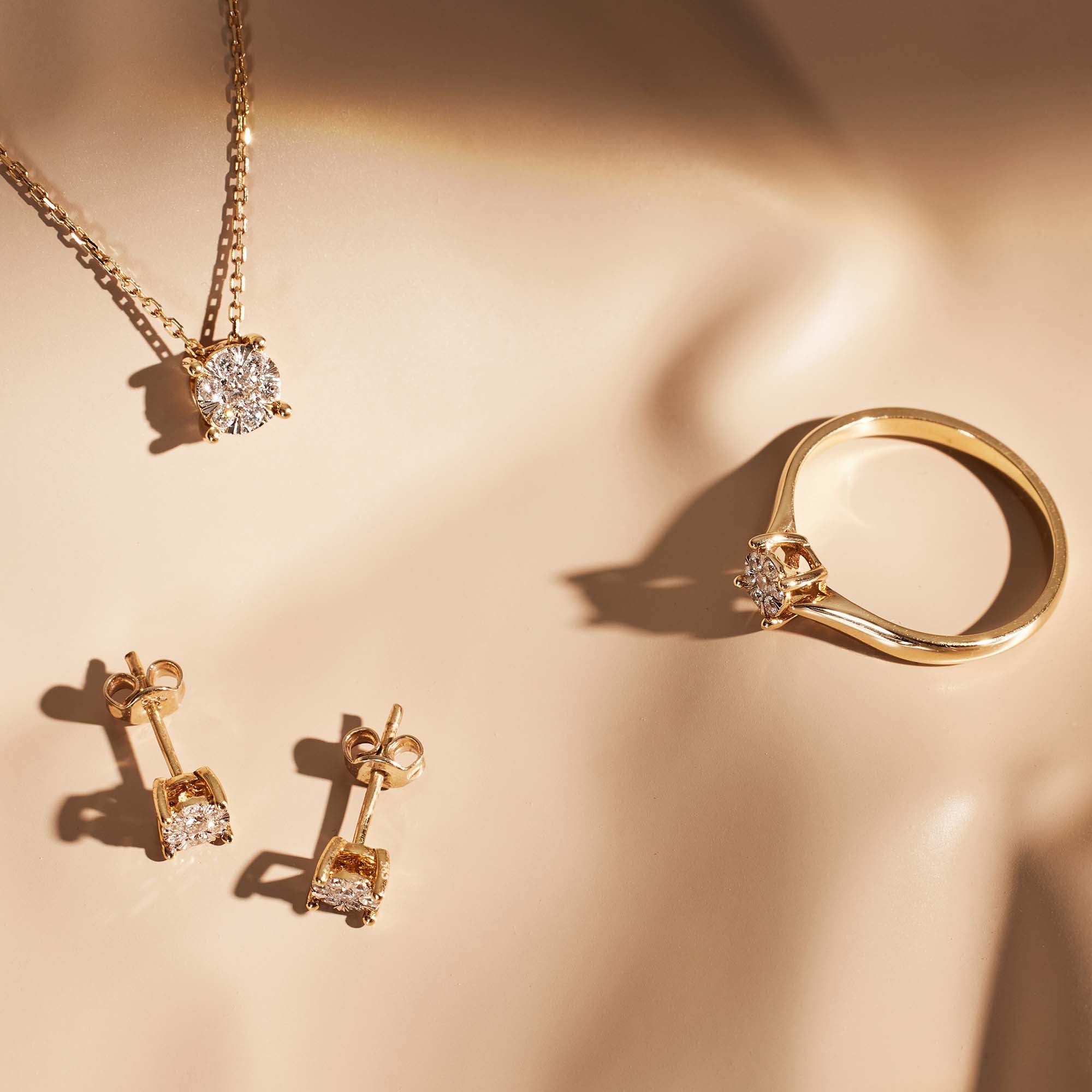 Isabel Bernard De la Paix Hanaé 14 Carat Golden Ear Studs | diamond 0.28 ct | IBD360013