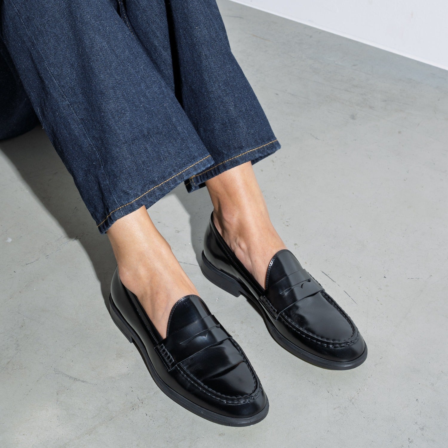 Isabel Bernard Vendôme Blandine black spazzolato leather loafers IB51015-601-37