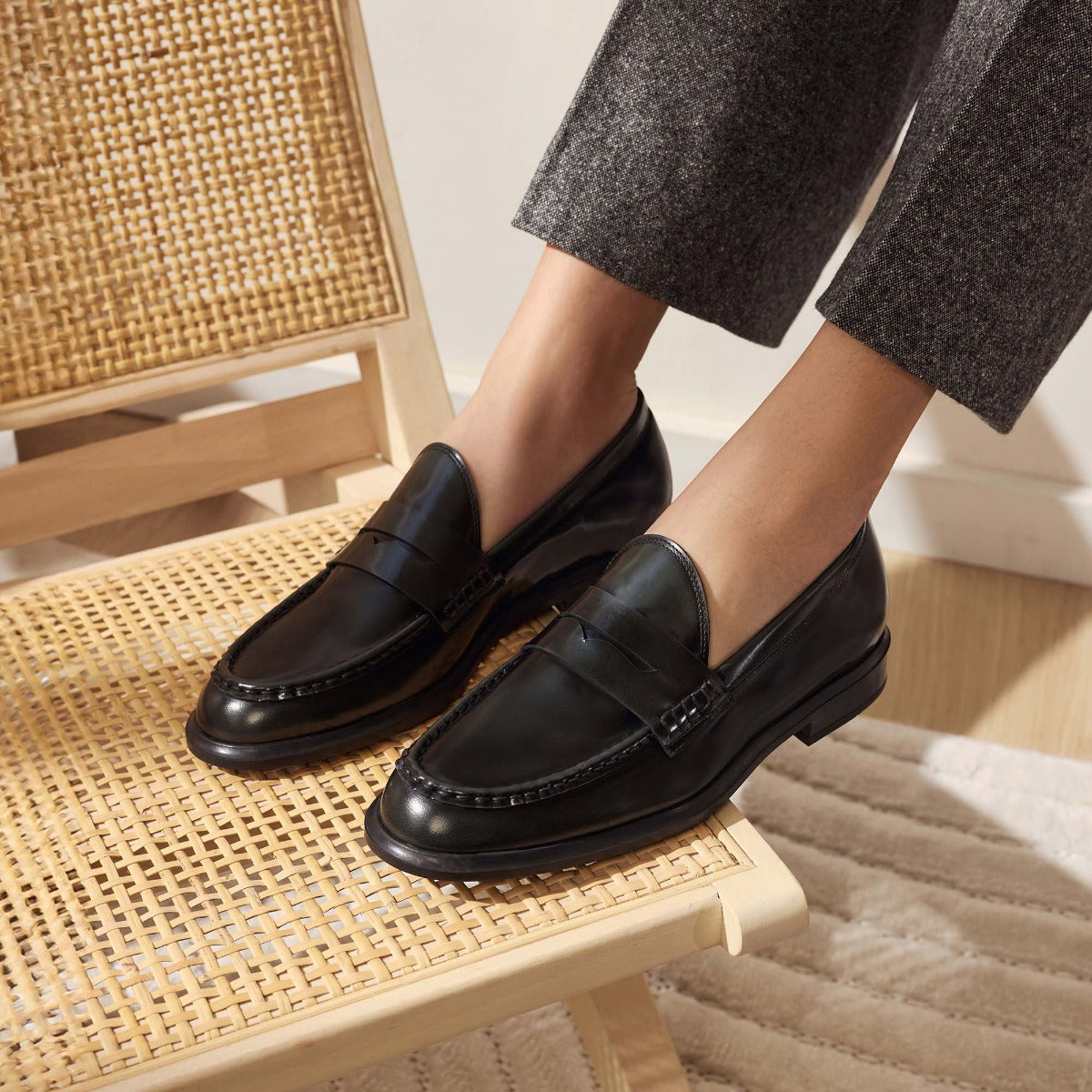 Isabel Bernard Vendôme Blandine black spazzolato leather loafers IB51015-601-37