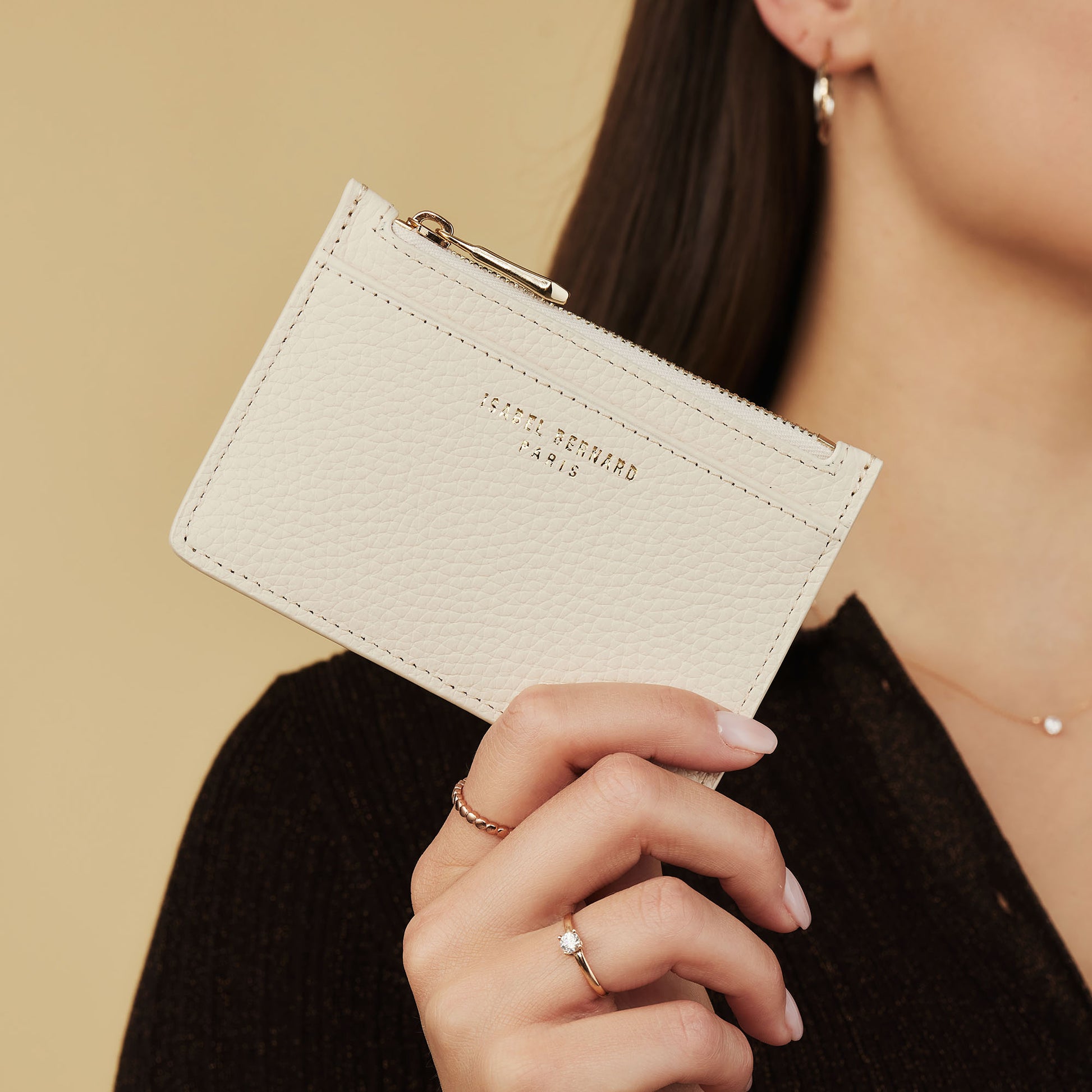 Isabel Bernard Honoré Aveline crème Leather Card Holder made of Calfskin IB27021
