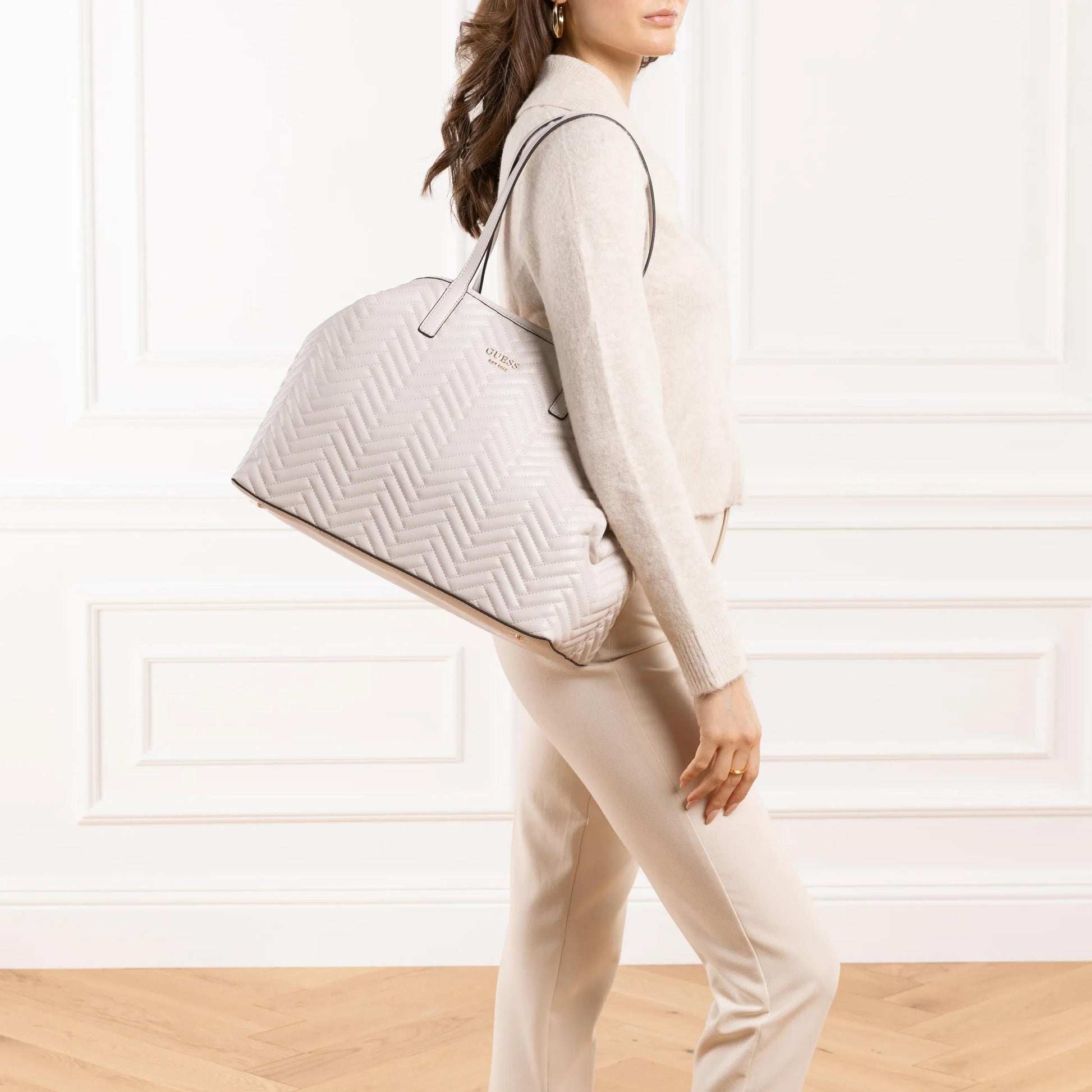 Guess Cream Shopper 2001-A0479301