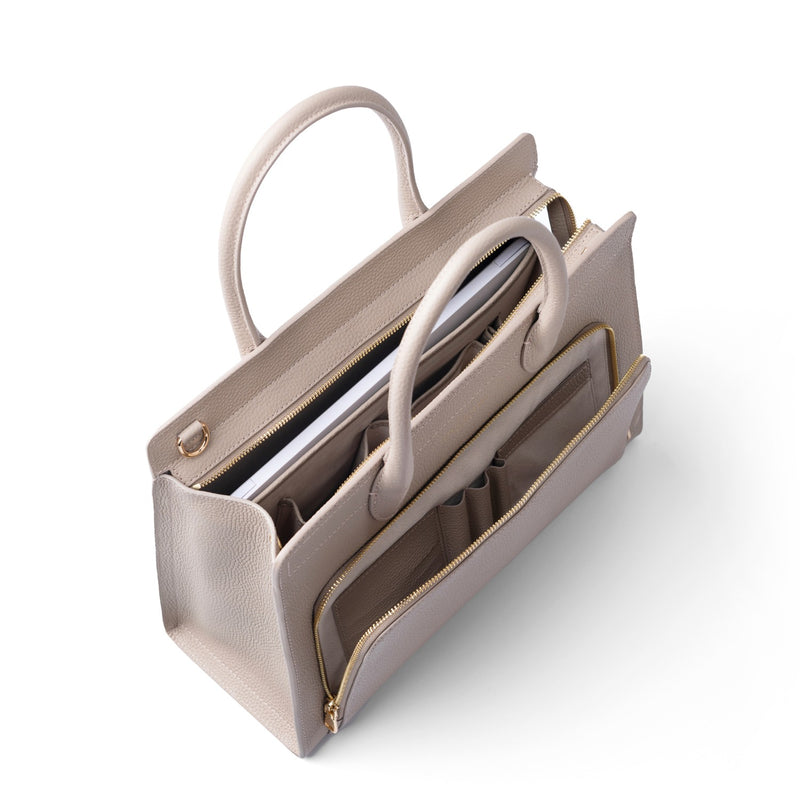 Isabel Bernard Honoré Nadine taupe kalfsleren handtas met 13 inch laptopvak IB25110-078-13-zoom-