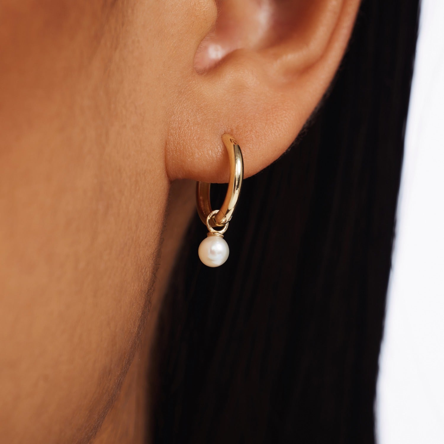 Isabel Bernard Belleville Luna 14 Carat Golden Hoop Earrings IB360158