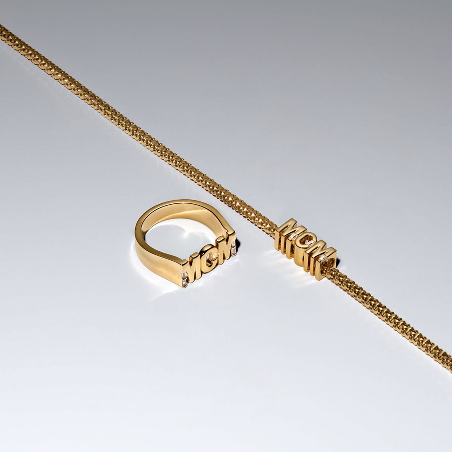 Pandora Moments Reversible Mom Charm 764459C01